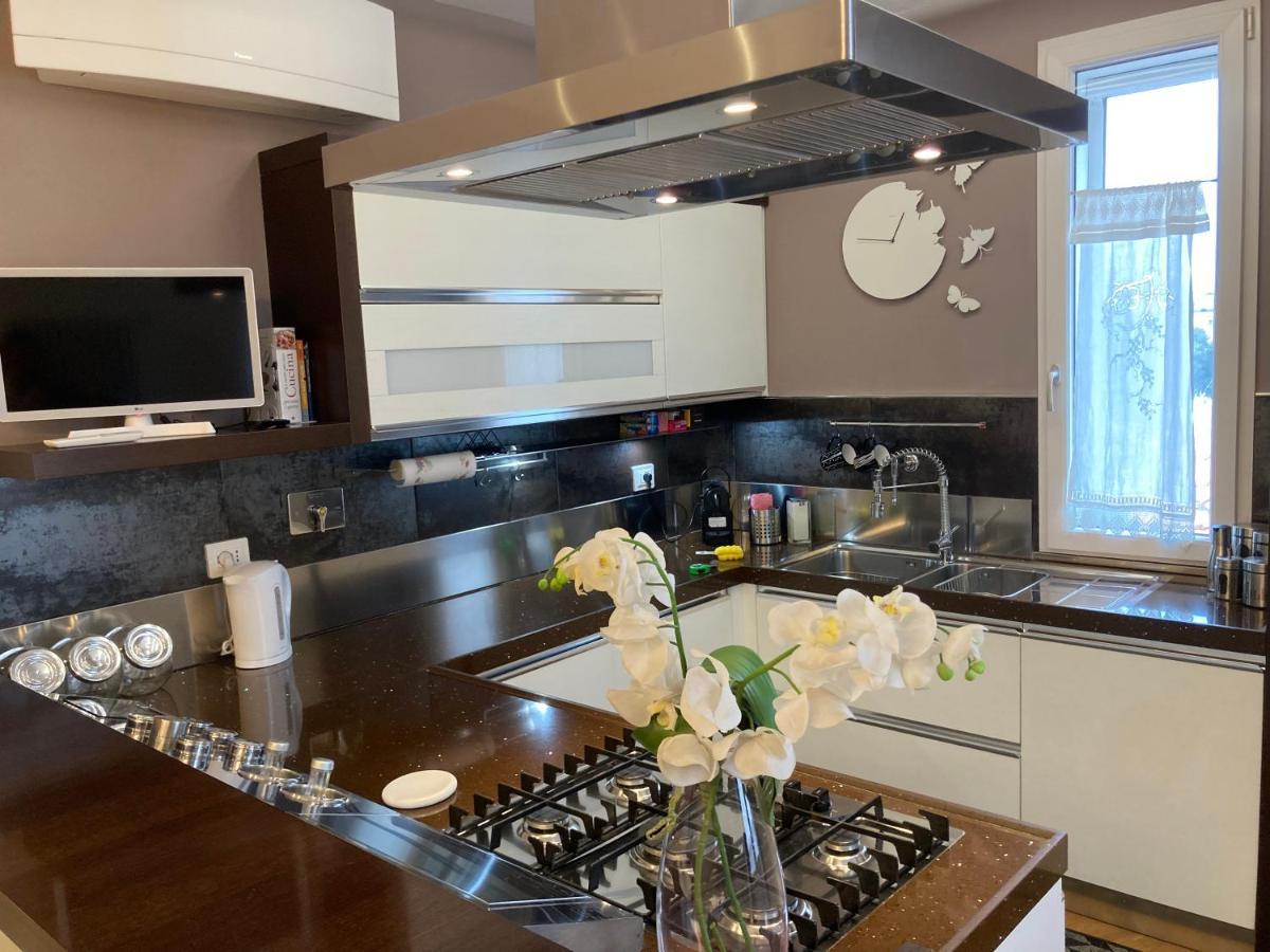 Thesan Lodge, Chic & Modern Design Apartment Гроссето Экстерьер фото